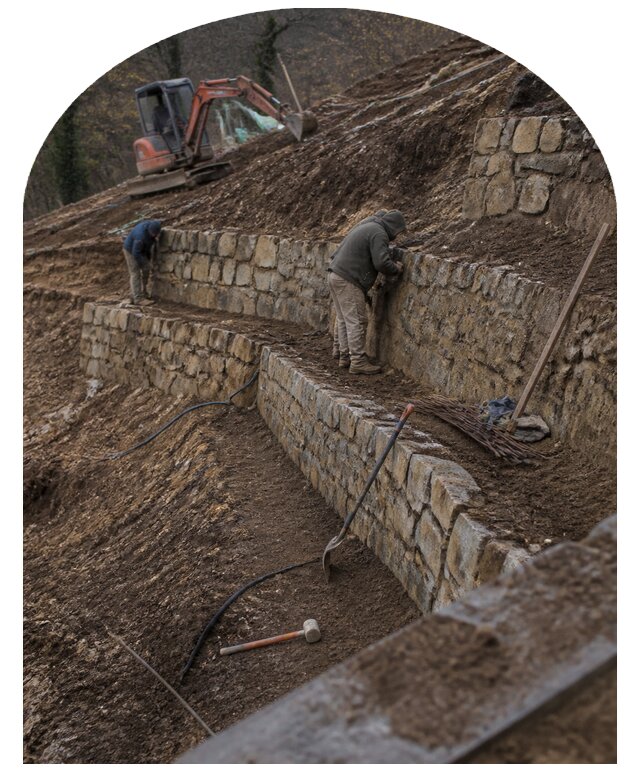 Террасирование участка для выравнивания рельефа в Сосновоборске